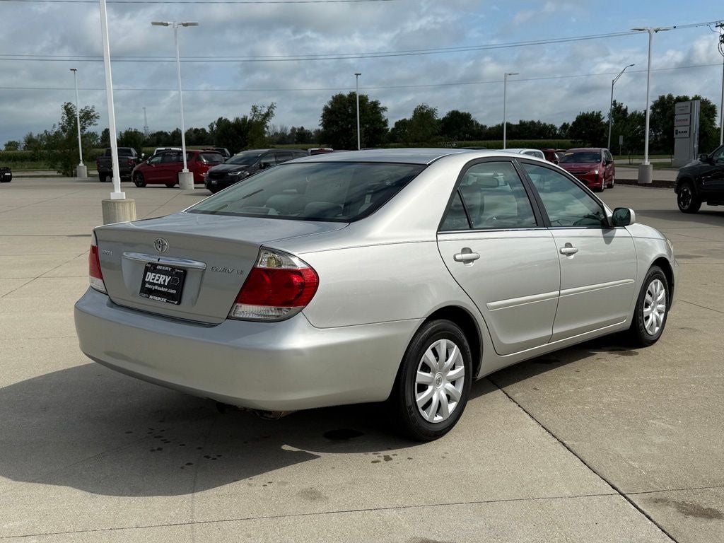 2005 Toyota Camry LE