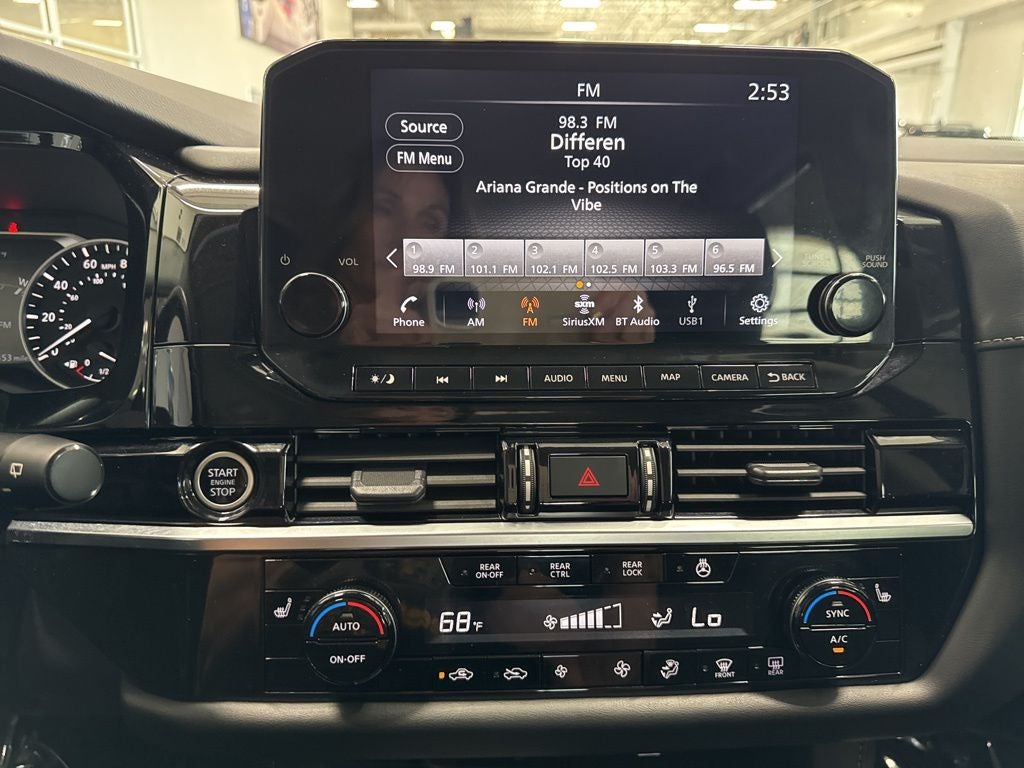 2023 Nissan Pathfinder SL 4WD