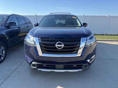 2023 Nissan Pathfinder SL 4WD