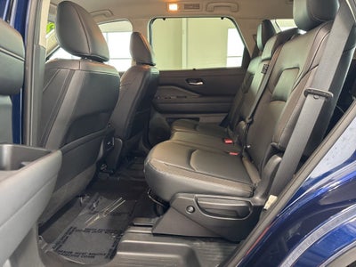 2023 Nissan Pathfinder SL 4WD