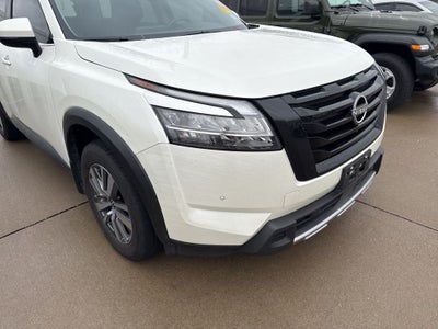 2023 Nissan Pathfinder SL 4WD
