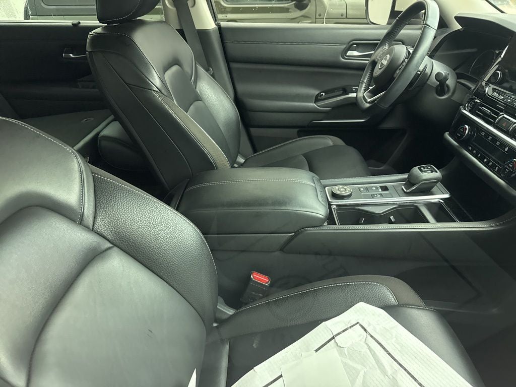 2023 Nissan Pathfinder SL 4WD