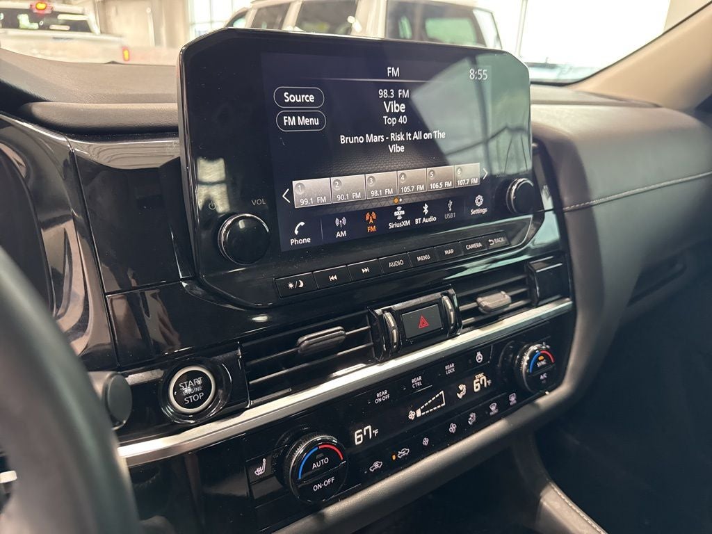 2023 Nissan Pathfinder SL 4WD