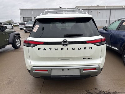 2023 Nissan Pathfinder SL 4WD