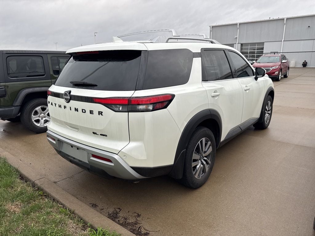 2023 Nissan Pathfinder SL 4WD
