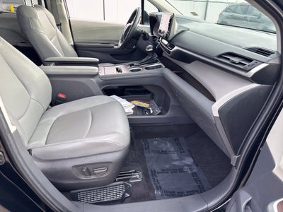 2024 Toyota Sienna LE