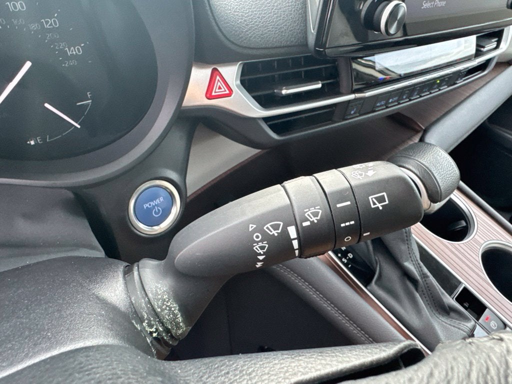 2024 Toyota Sienna LE