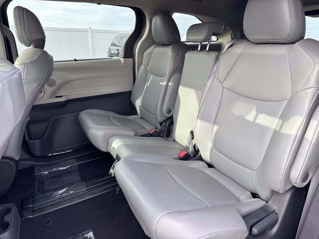 2024 Toyota Sienna LE