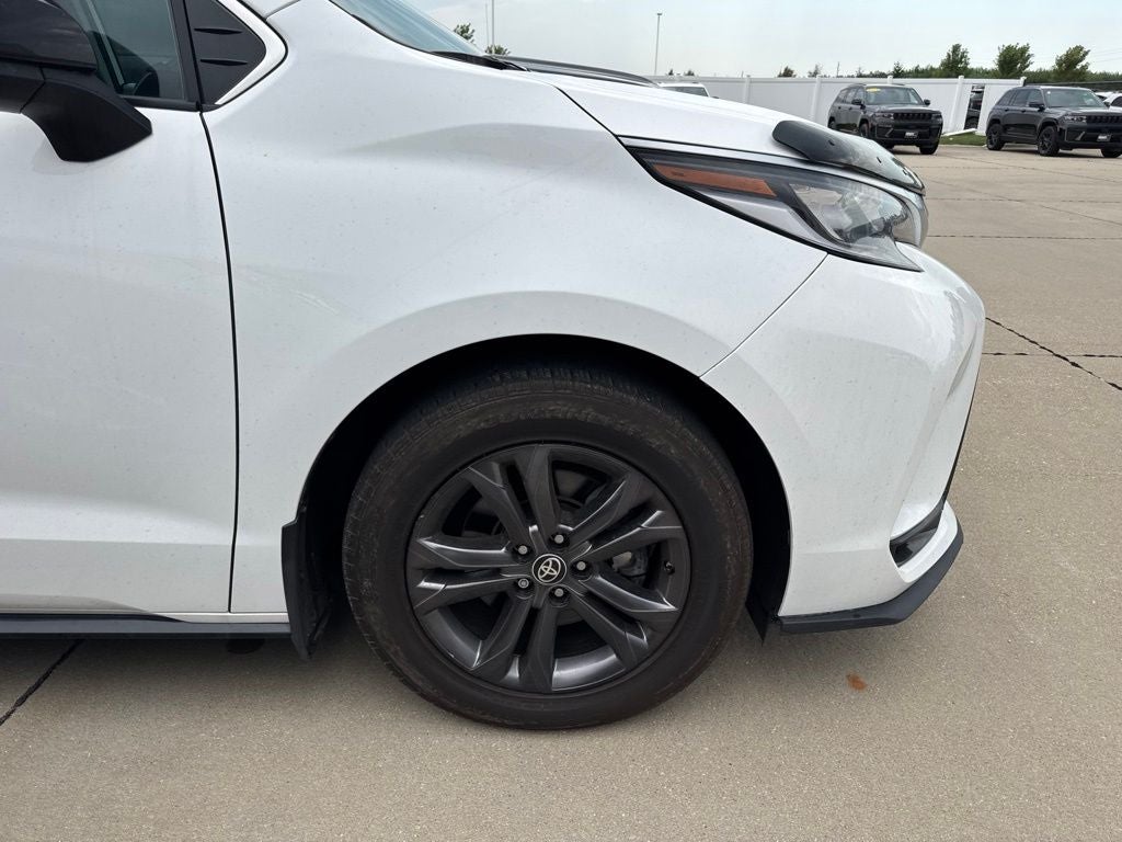 2023 Toyota Sienna LE