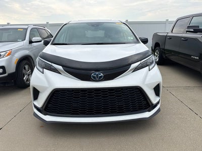 2023 Toyota Sienna LE