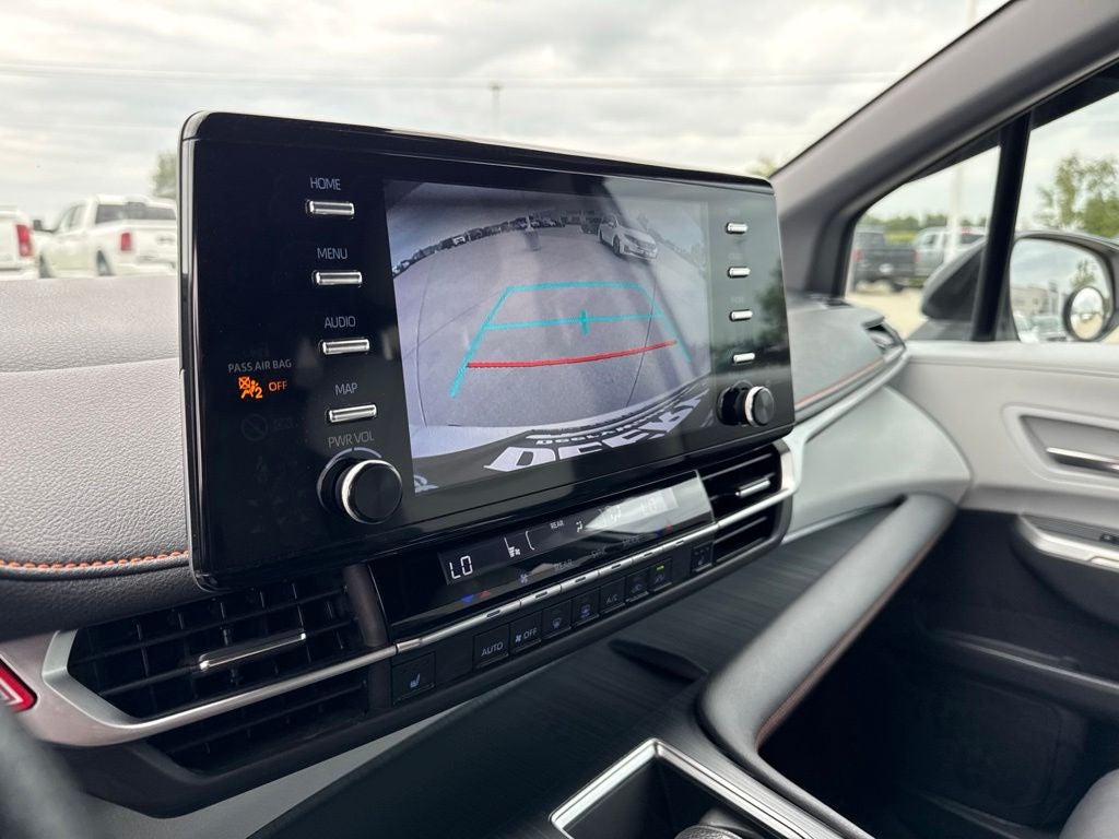2023 Toyota Sienna LE