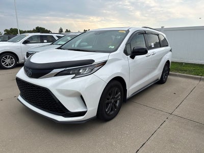 2023 Toyota Sienna LE