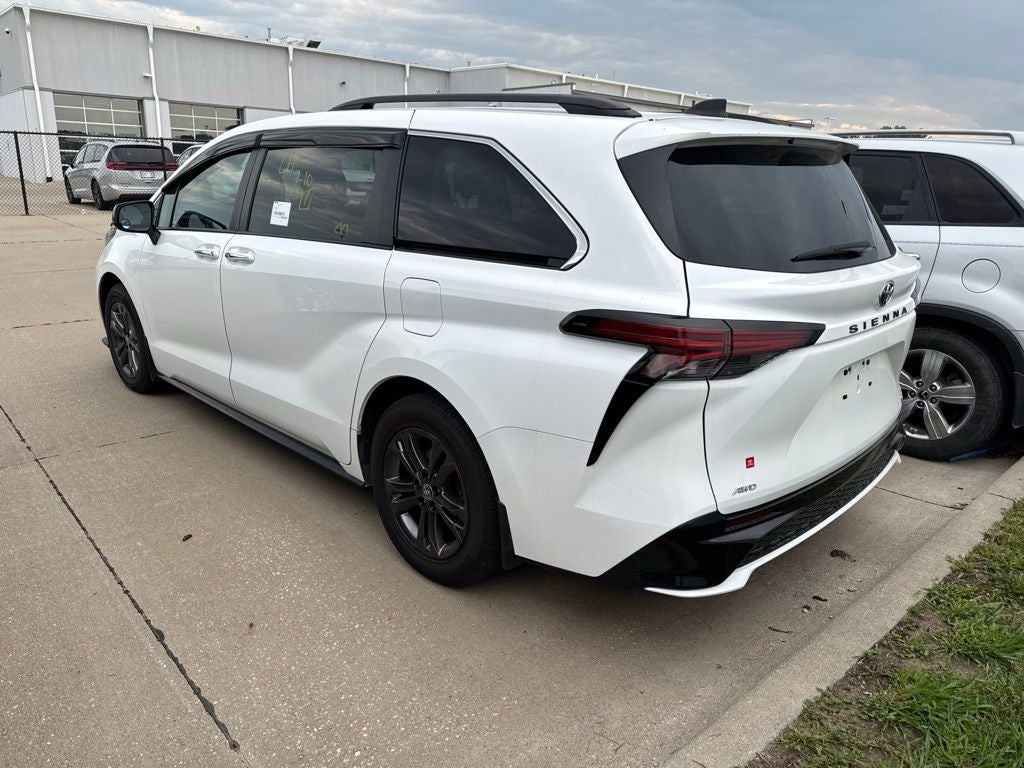 2023 Toyota Sienna LE