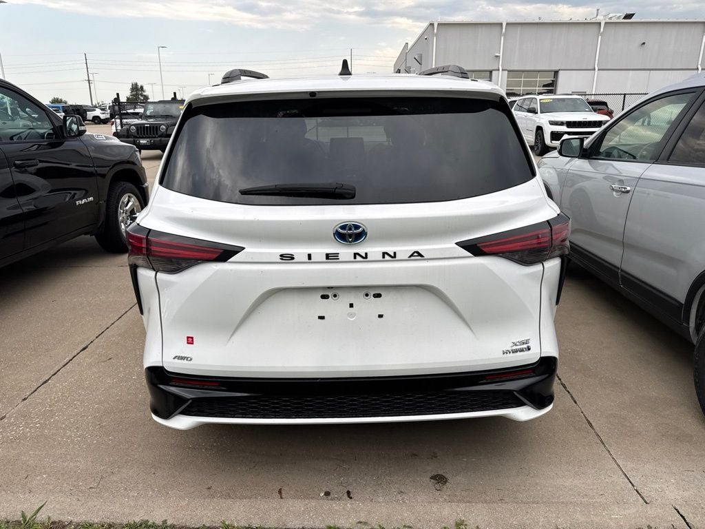 2023 Toyota Sienna LE