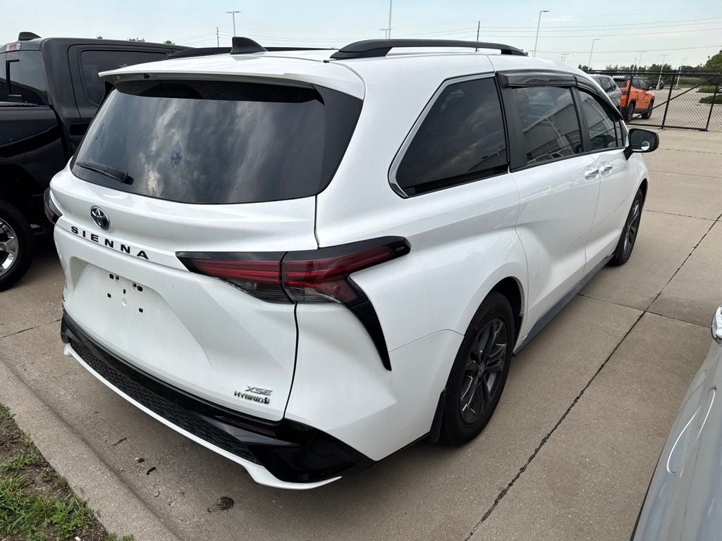 2023 Toyota Sienna LE