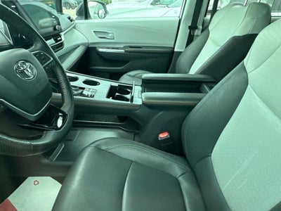 2023 Toyota Sienna LE