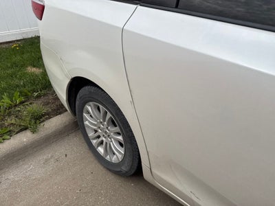 2015 Toyota Sienna XLE 8 Passenger