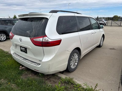 2015 Toyota Sienna XLE 8 Passenger