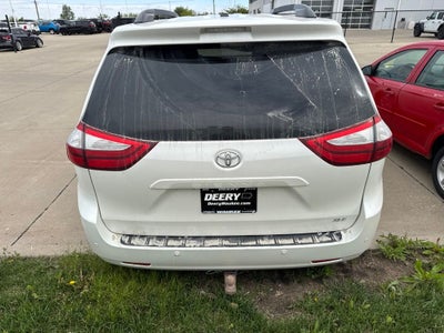 2015 Toyota Sienna XLE 8 Passenger