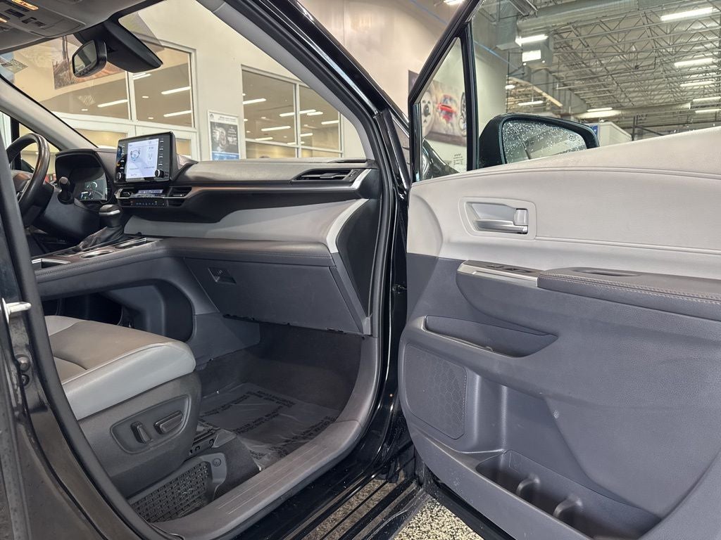 2024 Toyota Sienna XLE 7 Passenger