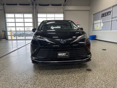 2024 Toyota Sienna XLE 7 Passenger