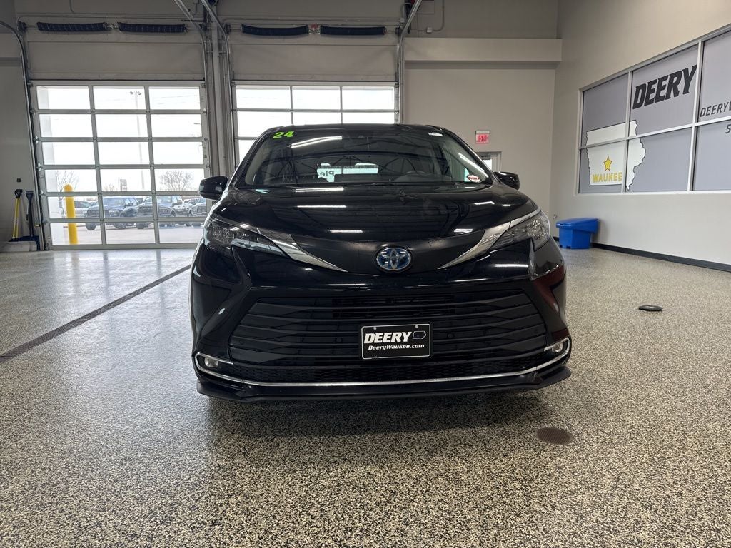 2024 Toyota Sienna XLE 7 Passenger