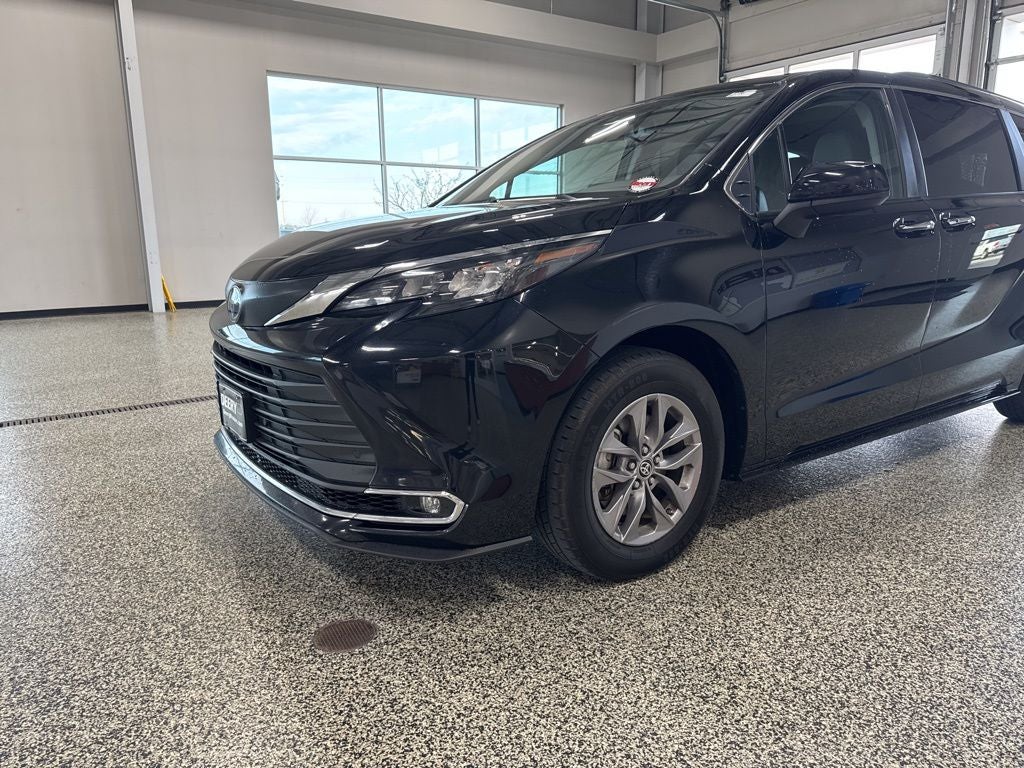 2024 Toyota Sienna XLE 7 Passenger