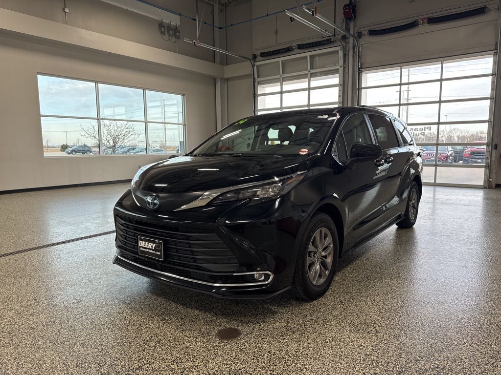 2024 Toyota Sienna XLE 7 Passenger