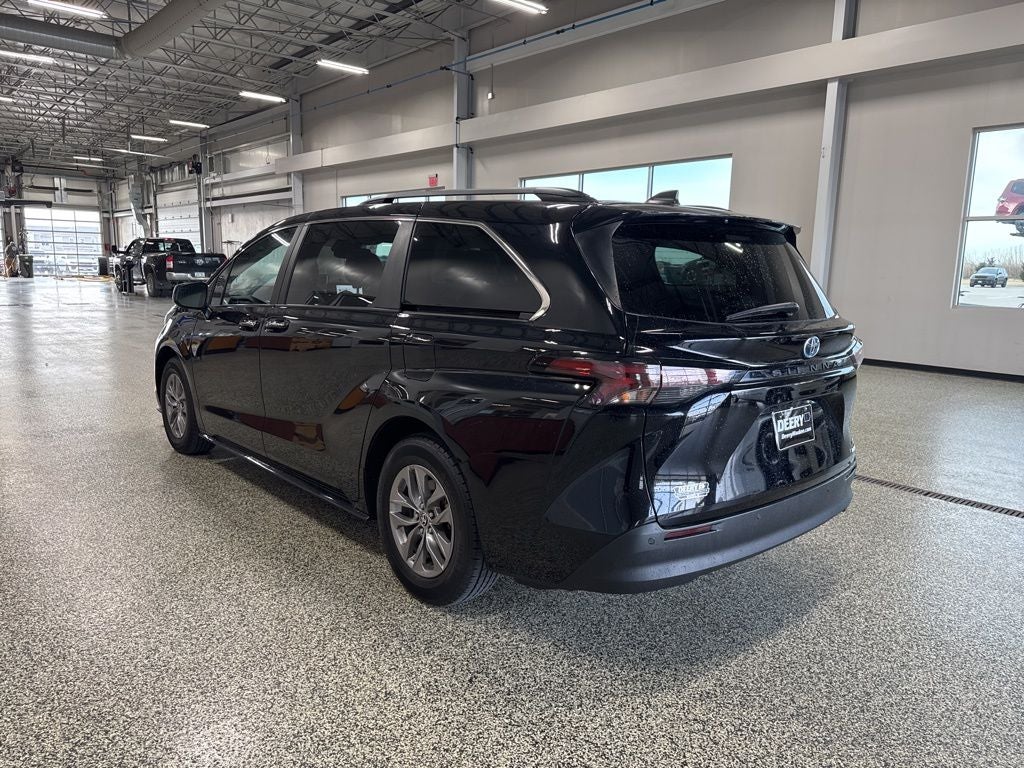 2024 Toyota Sienna XLE 7 Passenger