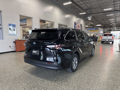 2024 Toyota Sienna XLE 7 Passenger