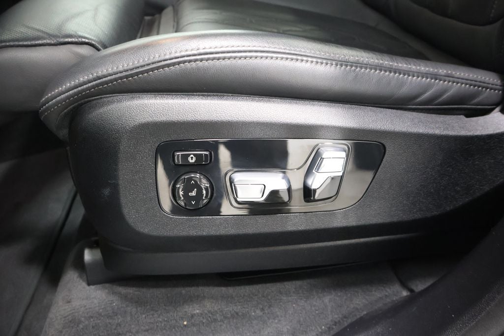 2024 BMW X5 M60i