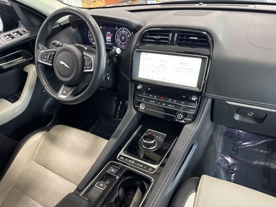 2019 Jaguar F-PACE 30t R-Sport