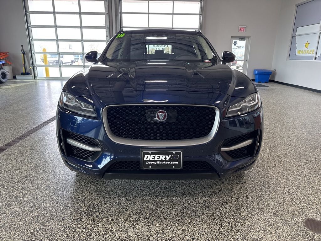 2019 Jaguar F-PACE 30t R-Sport