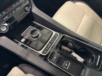 2019 Jaguar F-PACE 30t R-Sport