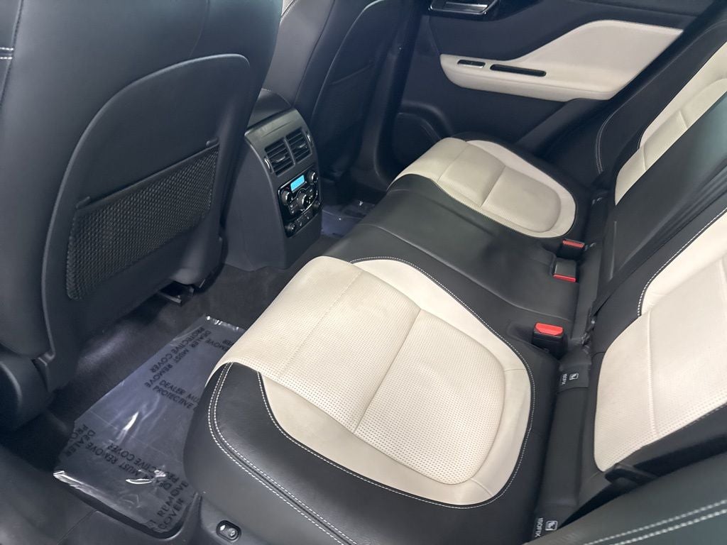 2019 Jaguar F-PACE 30t R-Sport