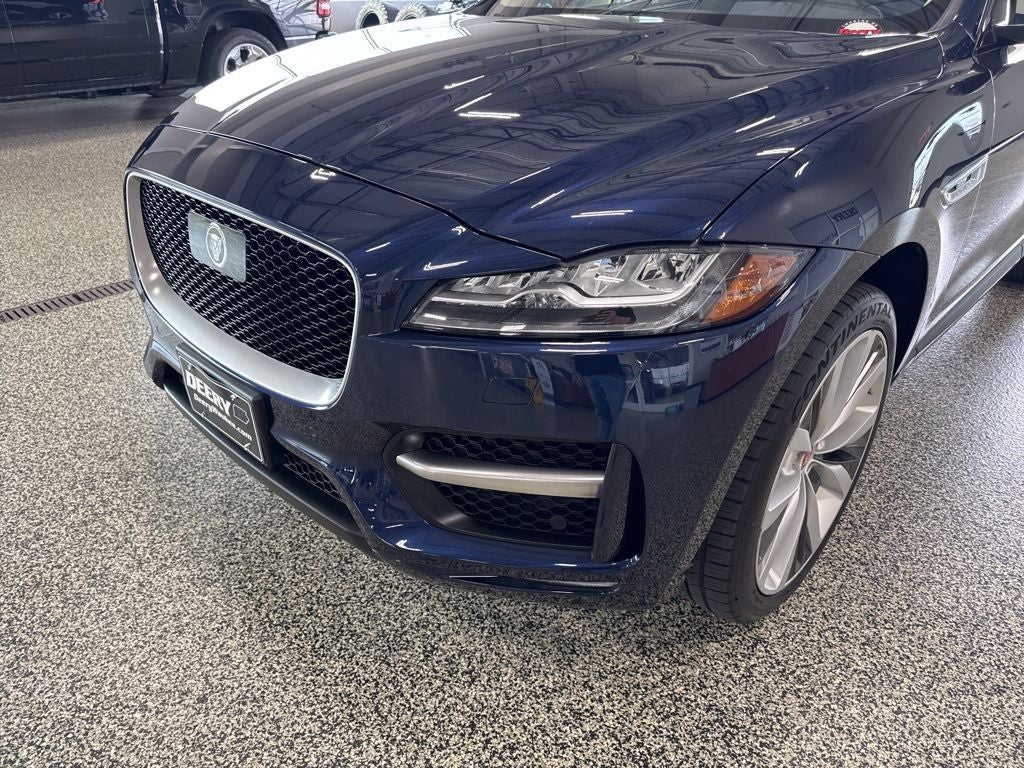 2019 Jaguar F-PACE 30t R-Sport