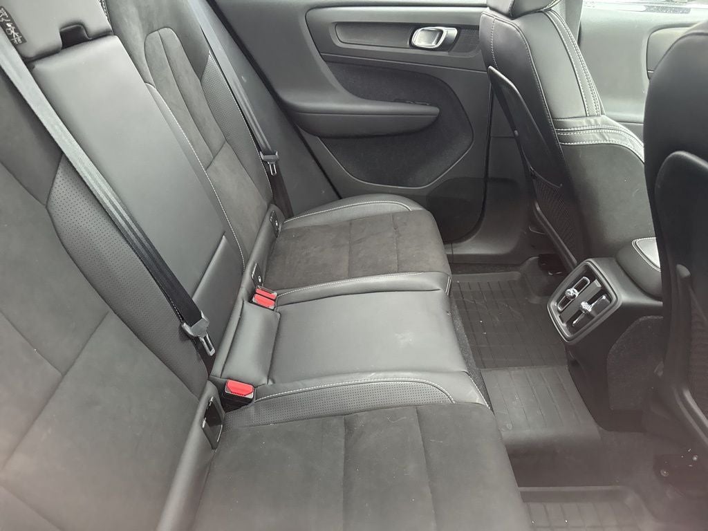 2020 Volvo XC40 T5 R-Design