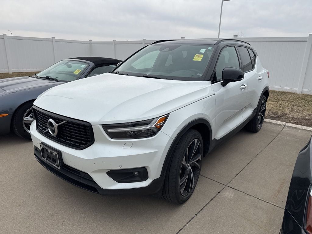 2020 Volvo XC40 T5 R-Design