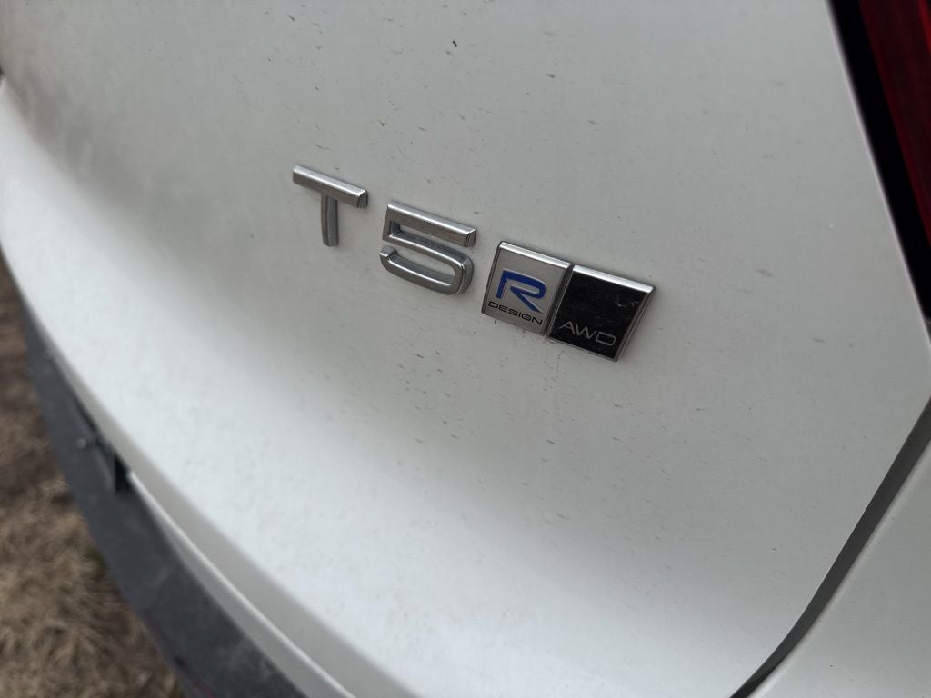 2020 Volvo XC40 T5 R-Design