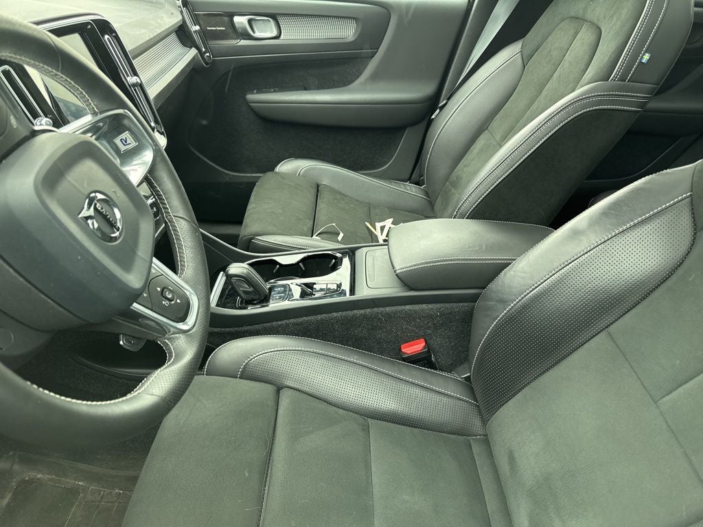2020 Volvo XC40 T5 R-Design