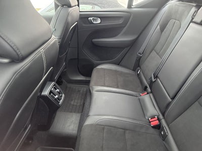 2020 Volvo XC40 T5 R-Design