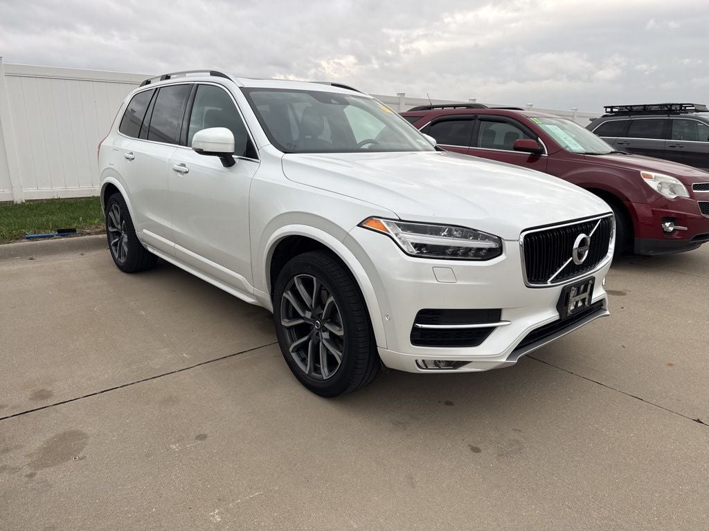 2017 Volvo XC90 T6 Momentum