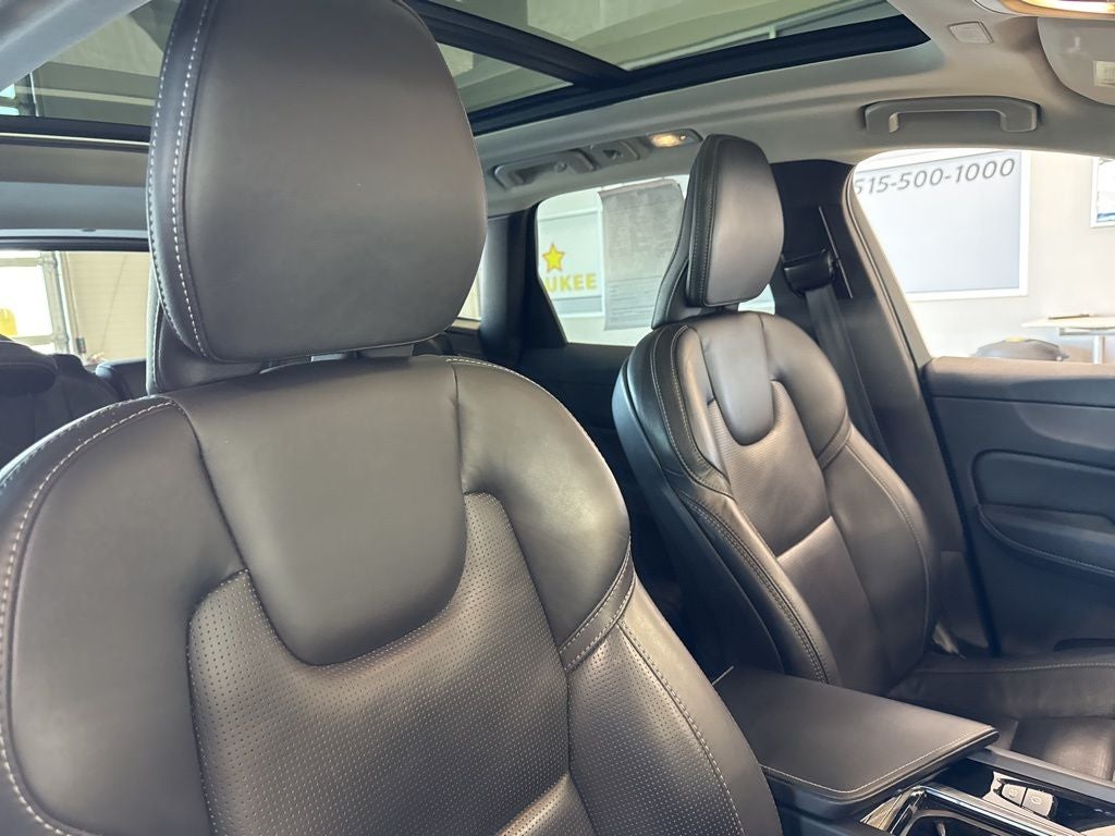 2022 Volvo XC60 Recharge Plug-In Hybrid T8 Inscription