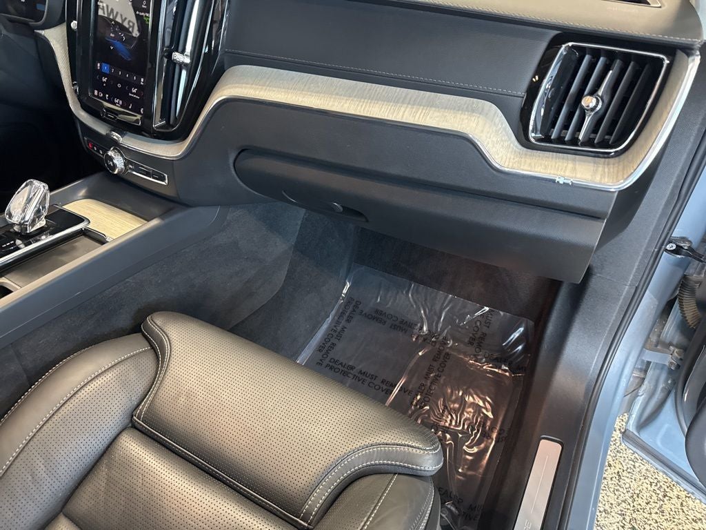 2022 Volvo XC60 Recharge Plug-In Hybrid T8 Inscription