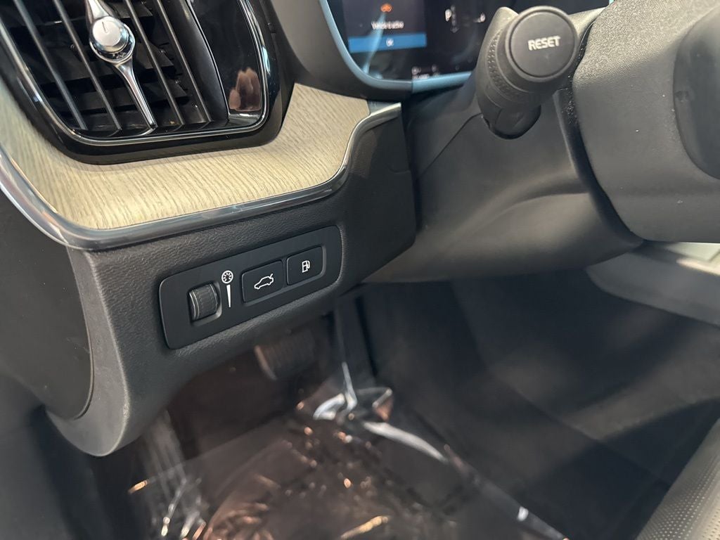 2022 Volvo XC60 Recharge Plug-In Hybrid T8 Inscription