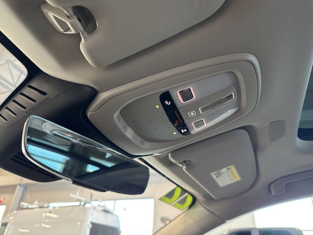 2022 Volvo XC60 Recharge Plug-In Hybrid T8 Inscription