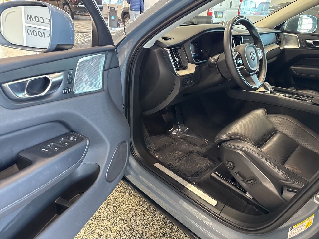 2022 Volvo XC60 Recharge Plug-In Hybrid T8 Inscription