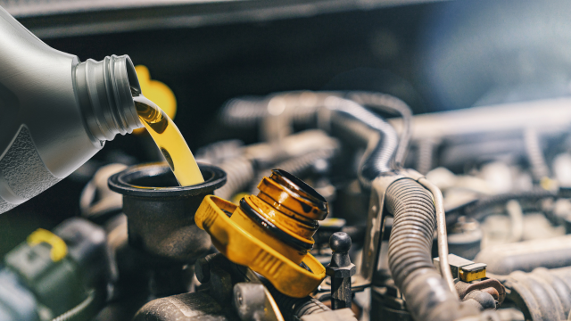 Oil Change Service in Des Moines Iowa